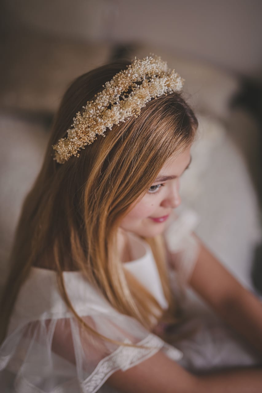 Corona de niña comunión de flores preservadas